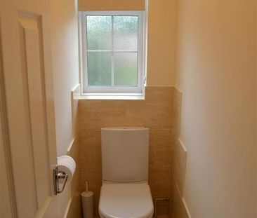 2 bedroom maisonette to rent - Photo 2