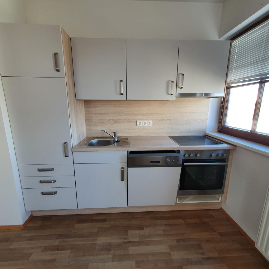 Geförderte Dachgeschosswohnung mit 2 Zimmern - Photo 1