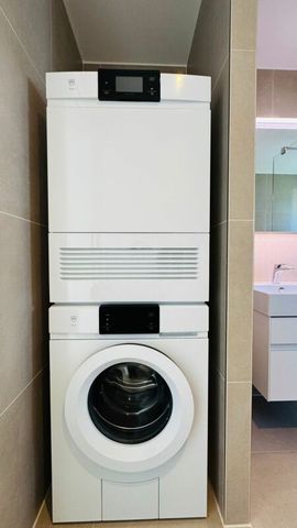 Moderne attraktive 2.5-Zimmer-Wohnung in Reinach - mit Balkon & eigenem Waschturm - Photo 3