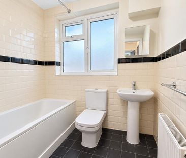 3 bedroom terraced house to rent - Photo 6