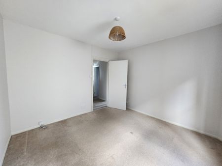 1 bedroom studio to rent - Photo 2