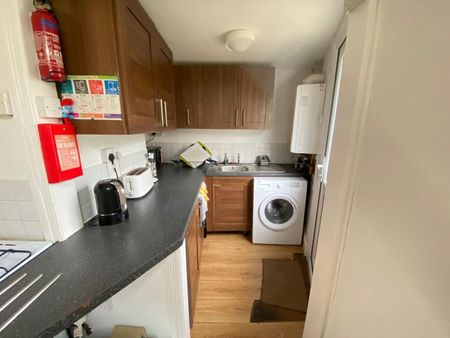 Winston Avenue, Plymouth - Photo 4