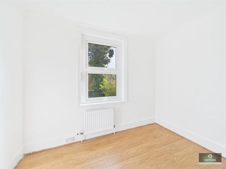 Horsham Road, Crawley - Photo 2