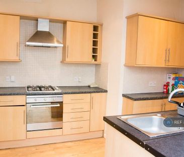 1 bedroom in a house share to rent - Photo 4