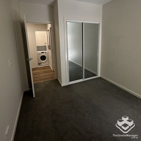 Experience Elevated Living: Luxurious 2-Bedroom Apartment in Prime Helensvale Location! - Photo 2