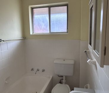 Spacious 2 Bedroom apartment - Photo 4
