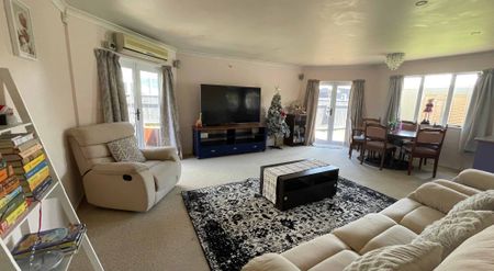 Charming 3-Bedroom Home in Onekawa - Photo 5