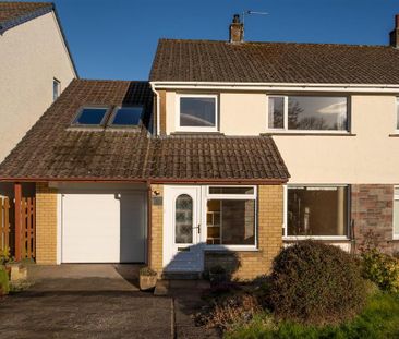 4 bedroom semi-detached house to rent - Photo 3