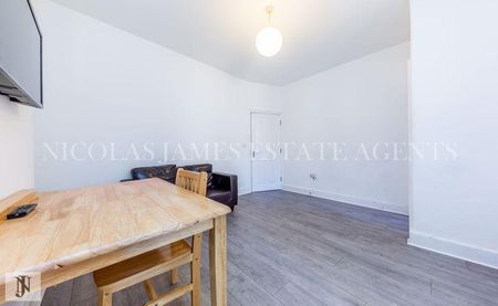 4 bedroom terraced house to rent - Photo 2