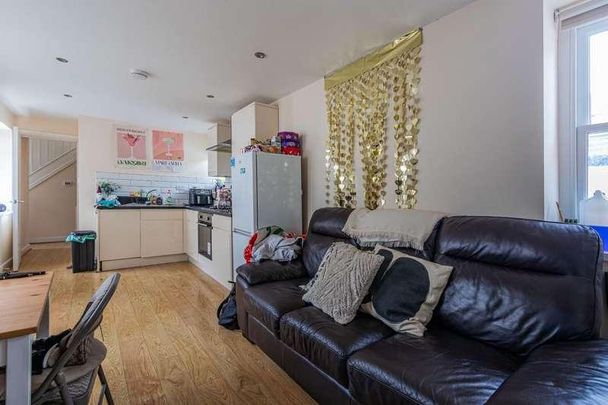 The Walk, Roath, CF24 - Photo 1