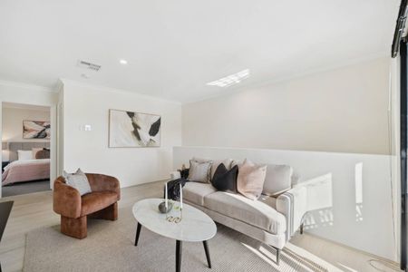 Modern Comfort, Perfectly Positioned - Photo 2