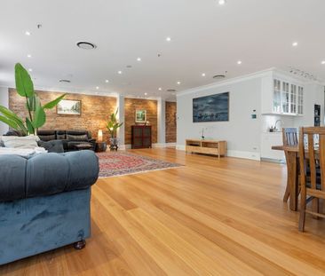 Oversized 174m² Luxury Haven in Dawes Point with Water Views | Furn... - Photo 3