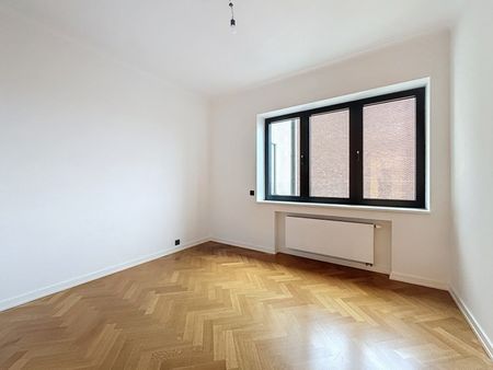 Appartement te huur in Ixelles - Photo 4