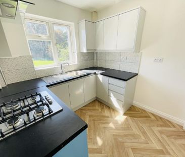 3 bedroom semi-detached house to rent - Photo 6