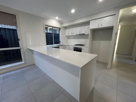 The Perfect 4 Bedroom Home! - Photo 4