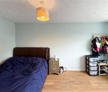 5 bedroom detached house to rent - Photo 4