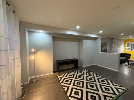 For Lease - 3395 Scotch Pine Gate, Mississauga, Ontario - Photo 2