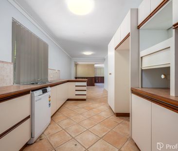 Charming Family Home with Pool - Photo 5