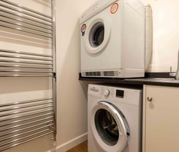 3 bedroom terraced house to rent - Photo 3