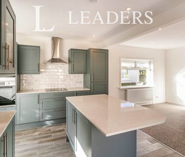 3 bedroom house to rent Southill Road, Poole, BH12 - Photo 5