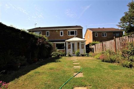 Holbourne Grove, High Green, Sheffield, S35 - Photo 2