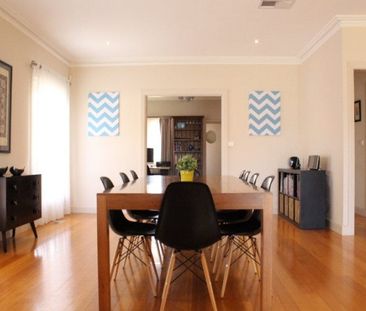 2 Locksley Avenue, Reservoir VIC 3073 - House For Rent | Domain - Photo 5