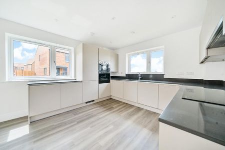 4 bedroom detached house to rent - Photo 4