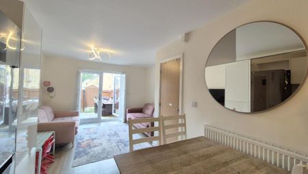 4 bedroom townhouse to rent - Photo 5