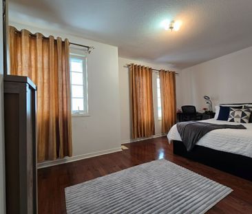 For Lease - 32 Old Oak Lane, Markham, Ontario - Photo 1