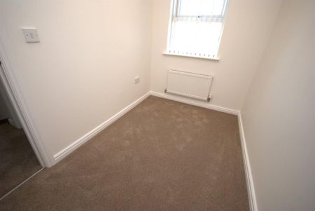 3 bedroom terraced house to rent - Photo 2