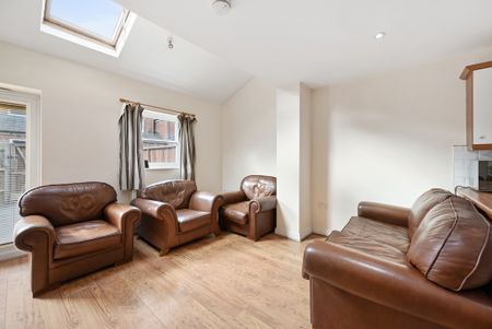 6 Bed Student Accommodation - Photo 4