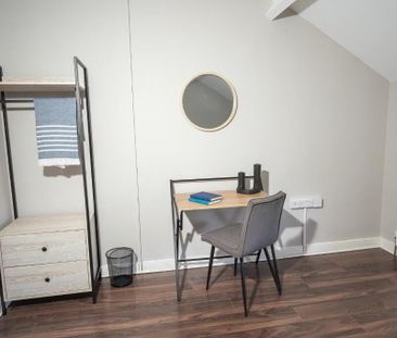 Room 4, 14 Beechmount Street, Belfast, BT12 7NG - Photo 3