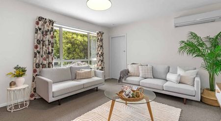 Charming 3BR Home In Halswell - Photo 2