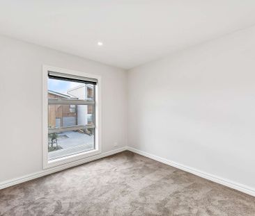 4 Bedroom Townhouse, Pine Harbour - Photo 1