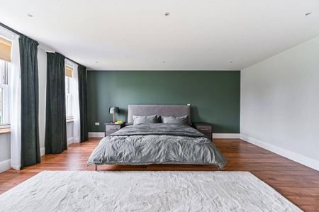 5 bedroom detached house to rent - Photo 4