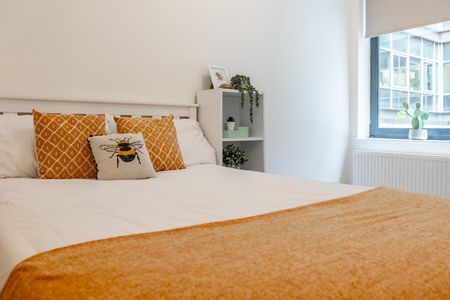 6 Bed Flat, Anglo Works, S1 - Photo 5