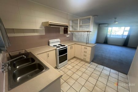 Convenient North Mackay Unit - Photo 3