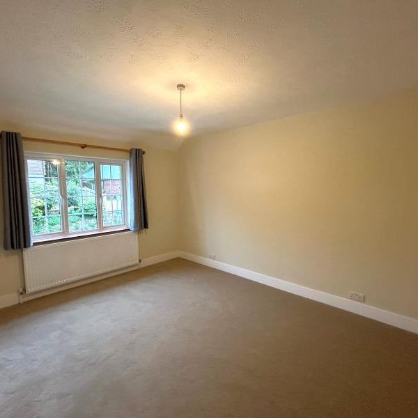 Addison Road, Guildford, Surrey, GU1 - Photo 1