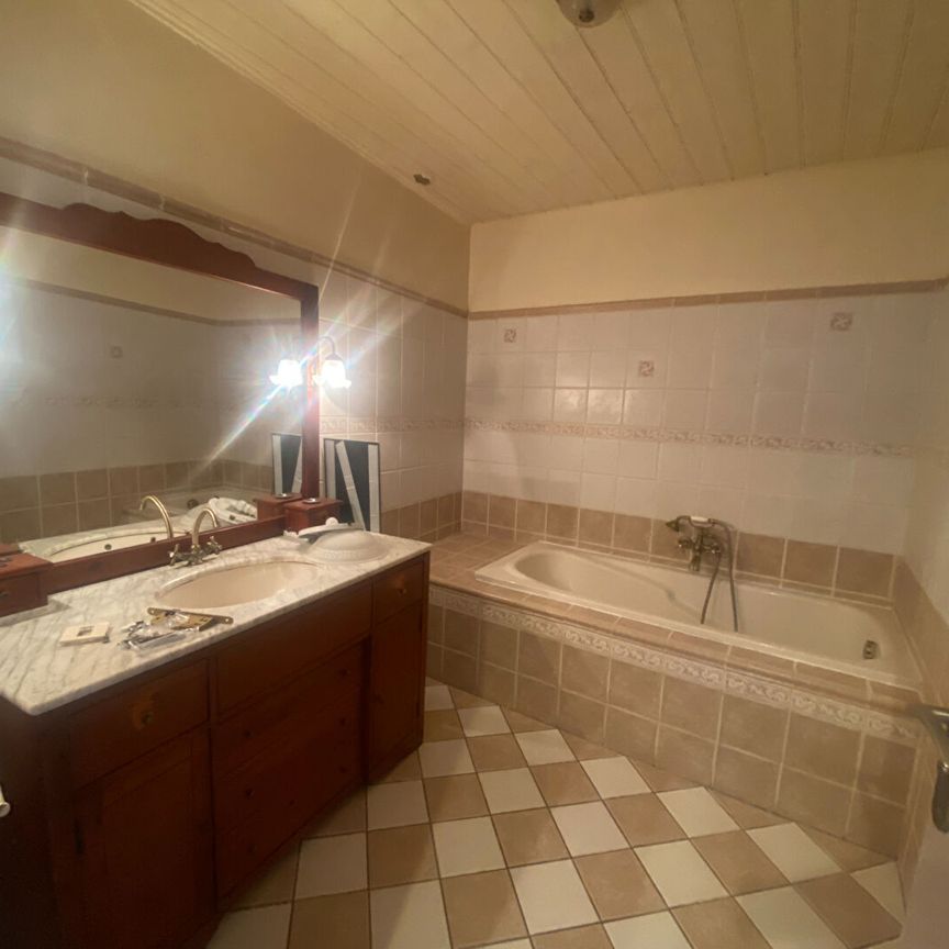 Location Maison 5 pièces 102m² - Photo 1