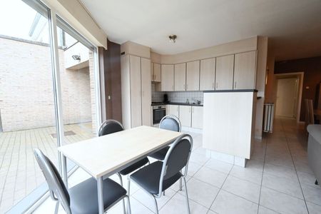 Te huur: Gelijkvloers appartement in Ardooie met carport! - Foto 2