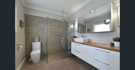 Family Living at Its Best. - Photo 4