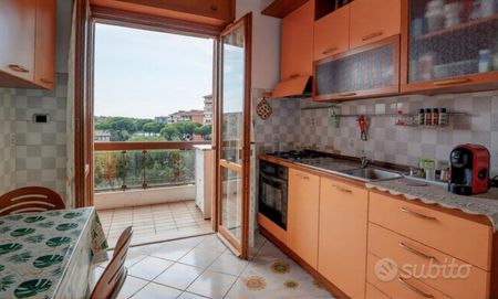 Cinecitta' quadrilocale con terrazzo - Photo 2