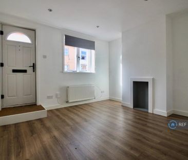 2 bedroom end of terrace house to rent - Photo 4