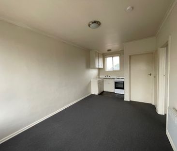 7 / 5-7 New Street, South Kingsville - Photo 3