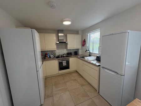 1 bedroom house of multiple occupation to rent - Photo 5