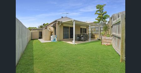 Charming Cottage-Style Home in Springfield Lakes - Photo 4