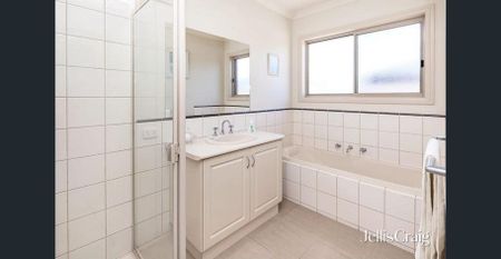 Perfect & Convenient Two Bedroom Home - Photo 5