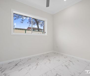 TWO BEDROOM FLAT! - Photo 2