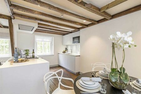 Soho Square, Fitzrovia & Covent Garden, W1D - Photo 4