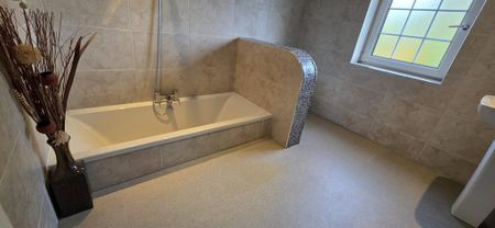 3 bedroom detached house to rent - Photo 4